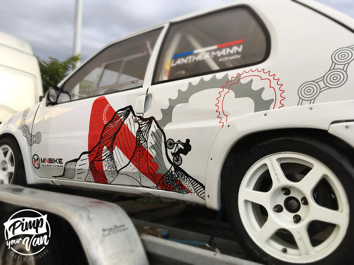 Décoration sur-mesure sticker sur une Peugeot 106 rallye