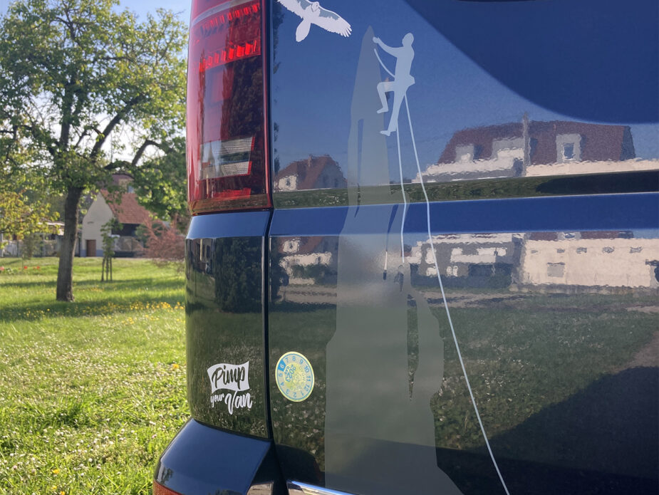 6-vwt6.1-arriere-montagne-decorationsurmesure-van-sticker-pimpyourvan