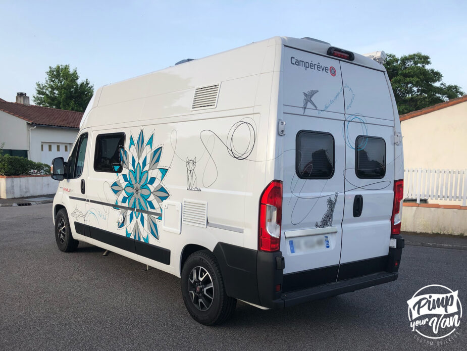 4-ducato-familyvan-conducteur-decorationsurmesure-van-sticker-pimpyourvan