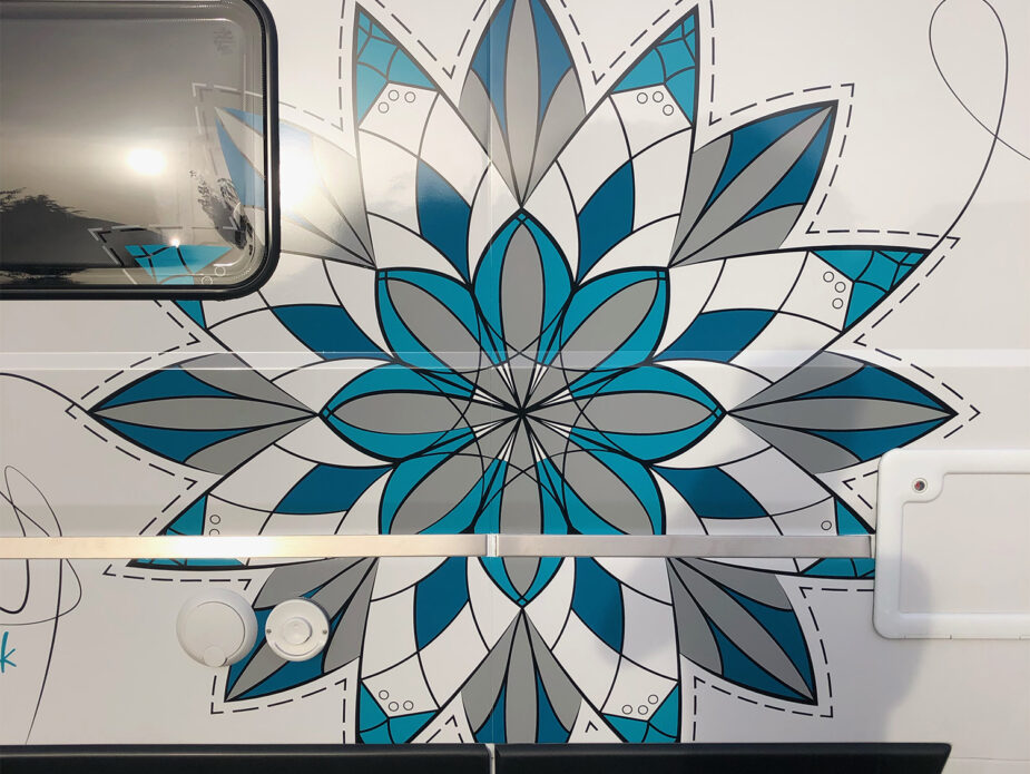 7-ducato-familyvan-conducteur-decorationsurmesure-van-sticker-pimpyourvan