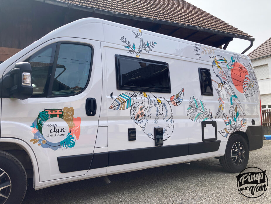 1-ducato-monclanlevelecamps-conducteur-decorationsurmesure-van-sticker-pimpyourvan