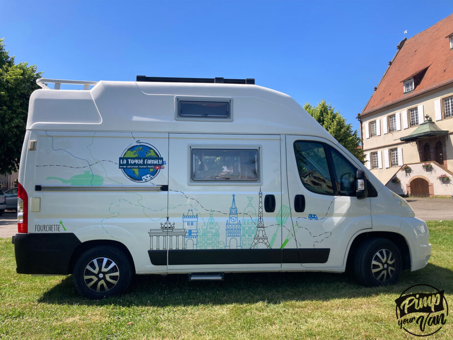 1-stickersurmesure-passager-stickervan-stickercampingcar-pimpyourvan